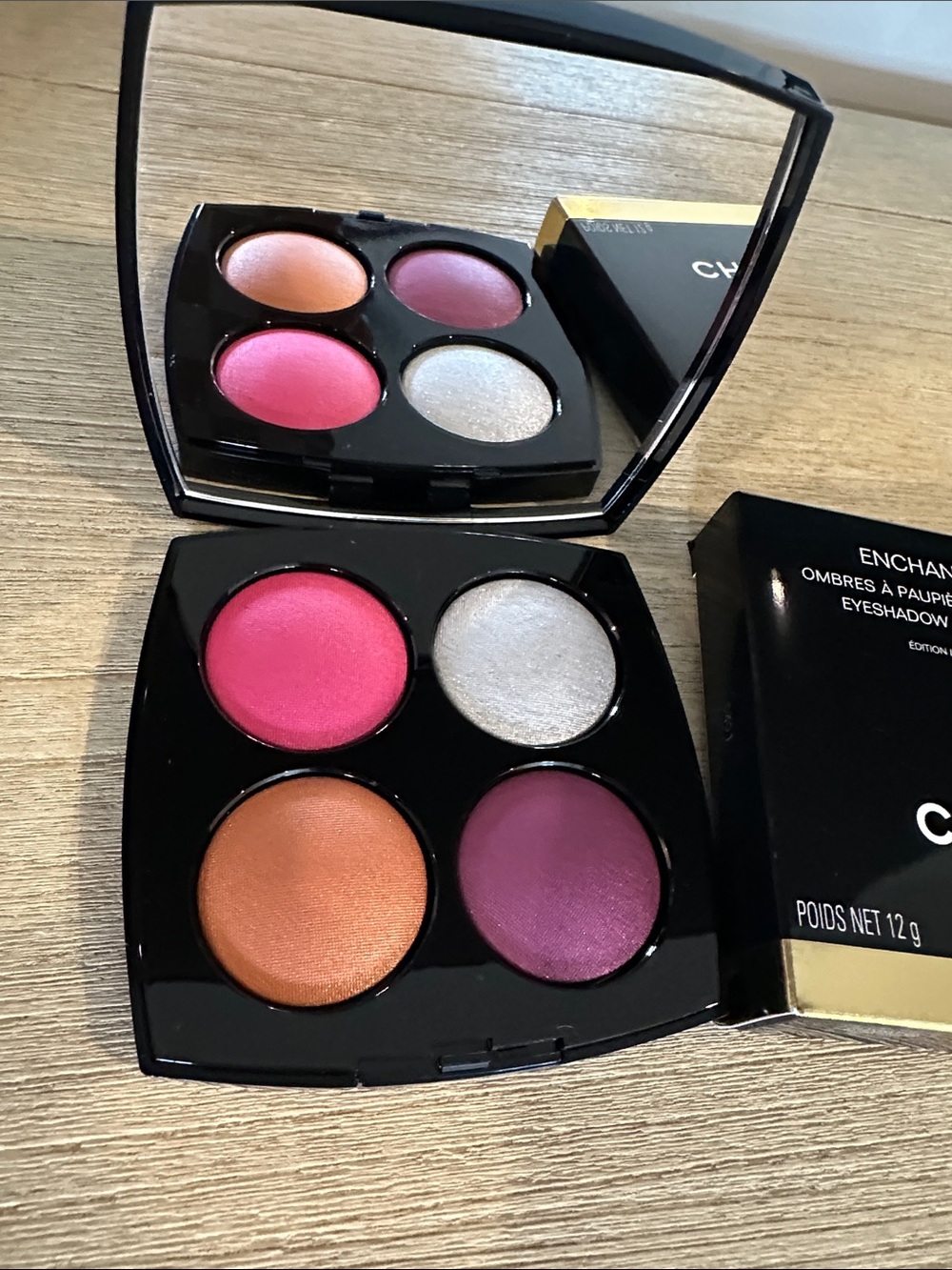 CHANEL Quad Eyeshadow Palette - Pink, Silver, Copper, Plum - Picture 2 of 3